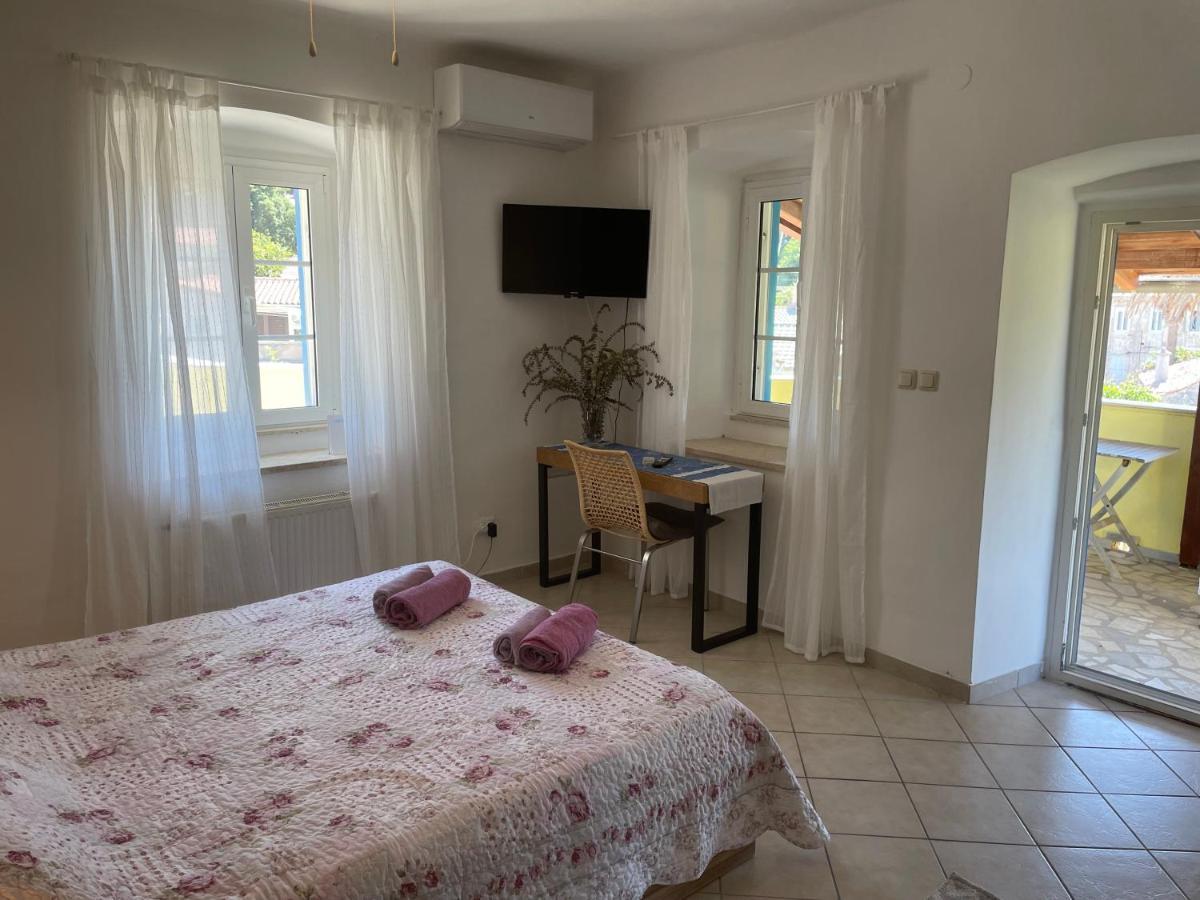 Pjacal Hotell Veli Lošinj Eksteriør bilde