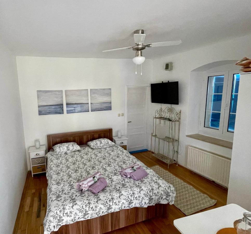 Pjacal Hotell Veli Lošinj Eksteriør bilde